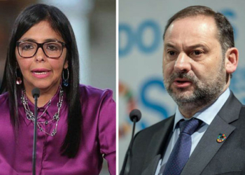 Delcy Rodríguez y José Luis Ábalos.