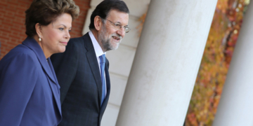Podemos pide al Gobierno que explique su postura ante la destitución de Rousseff