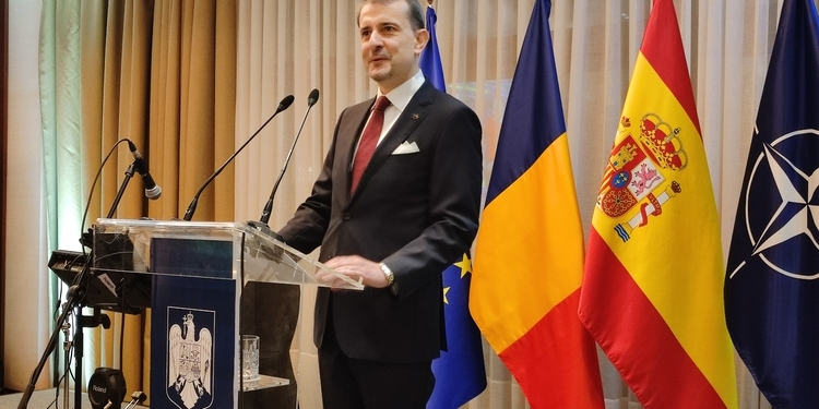 La doble nacionalidad «reconocerá el papel de los rumanos en el desarrollo» de España