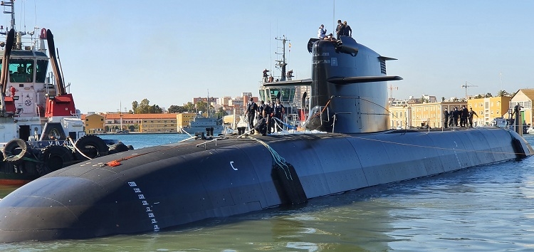 Navantia pone a flote en Cartagena el submarino S-81 ‘Isaac Peral’