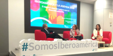 La secretaria general iberoamericana, Rebeca Gryanspan junto con María José Rienda y Fernando Cáceres durante el acto. / Foto: AC.