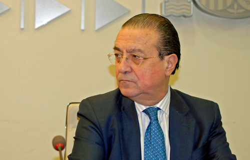 Rajoy envía una delegación de bajo perfil a la cumbre de Atenas