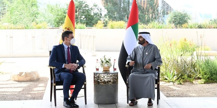 Sánchez asegura ante los grandes capitales emiratíes que “España es un gran país para invertir”