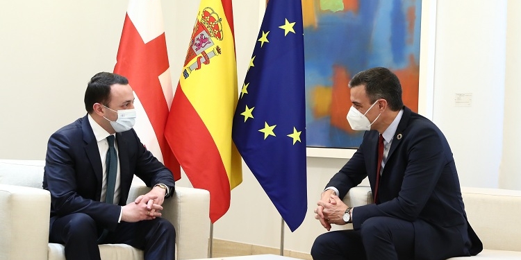 Sánchez expresa al primer ministro de Georgia que España desea aumentar su inversión en el país