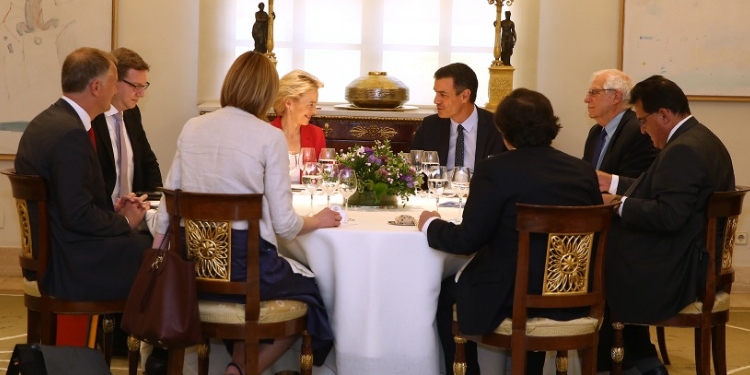 Sánchez, Borrell y Von der Leyen dialogan sobre clima, género, migraciones y ‘Brexit’