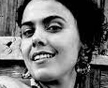 ‘Ojalá exista la poesía’, disertación escénica de la poeta mexicana Sara Raca