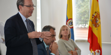 Dastis deja sin destino al cónsul investigado por un accidente en Bogotá