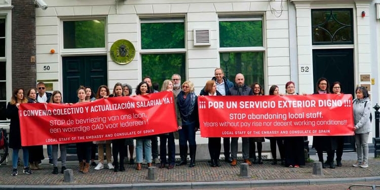 El Congreso insta al Gobierno a resolver la situación del personal laboral del Servicio Exterior