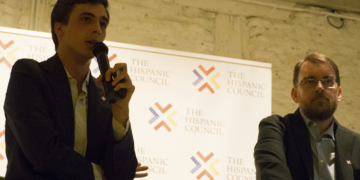 El autor del informe, junto al Presidente del Spanish Council, Daniel Ureña, durante la presentación del informe // Foto: Spanish Council