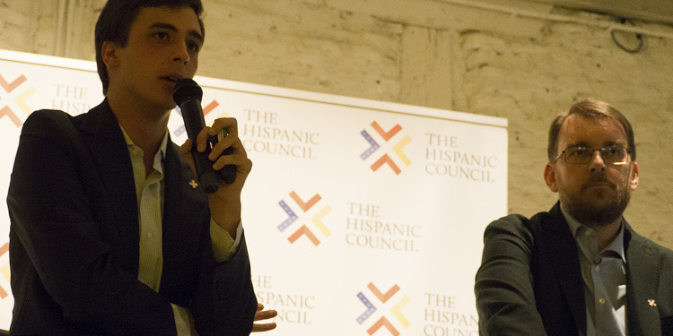 El autor del informe, junto al Presidente del Spanish Council, Daniel Ureña, durante la presentación del informe // Foto: Spanish Council