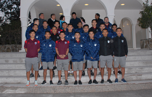 La embajadora de Tailandia recibe a su selección de fútbol sala