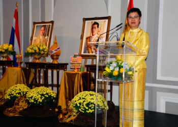 Natenapa Kongsri, durante su discurso./ Fotos: AR