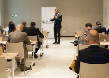 Ivan Espinosa de los Monteros, en un momento de su intervención./ Foto: AR