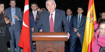 El embajador de Turquía anuncia una próxima «cumbre» con España