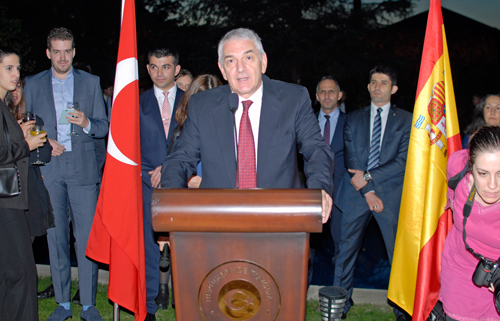 El embajador de Turquía anuncia una próxima «cumbre» con España