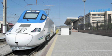Trenes Talgo unen las ciudades de Taskent y Bujará en Uzbekistán