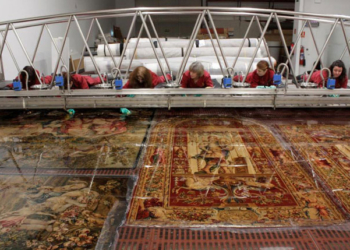 La Real Fábrica de Tapices restaura cuatro tapices para la Embajada de Brasil