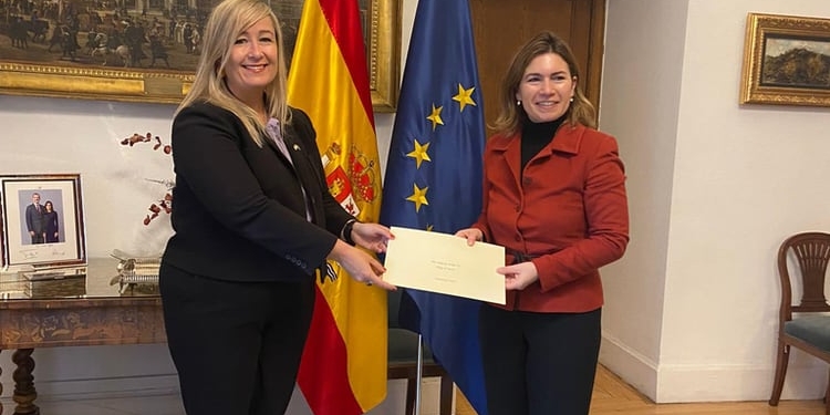 La nueva embajadora de Nueva Zelanda comienza su trabajo en España