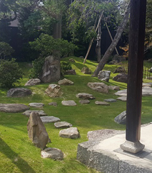 Conferencia sobre las técnicas de conformación del jardín japonés