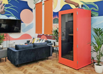 Las cabinas de Tele-Embajada pueden instalarse en consulados, empresas y organismos públicos con total seguridad.