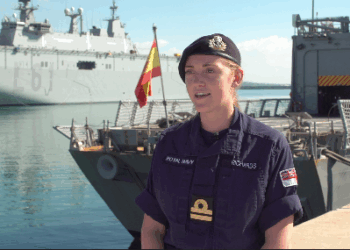La fragata Canarias cumple 25 años acogiendo militares británicos de intercambio