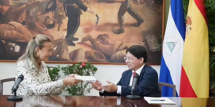 La nueva embajadora en Nicaragua, Pilar Terrén, asume su puesto en Managua