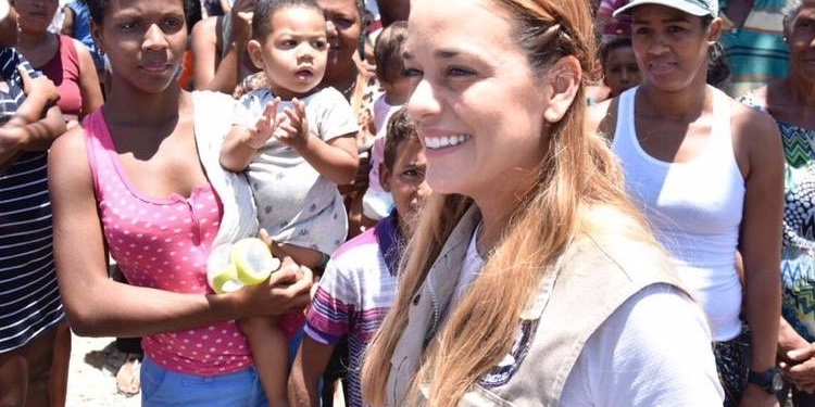 Tintori pide personalmente a Borrell que aumente la «presión mundial» contra Maduro