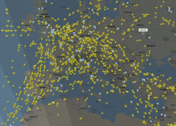 Tráfico aéreo ayer sobre Europa Occidental./ Imagen: Flightradar