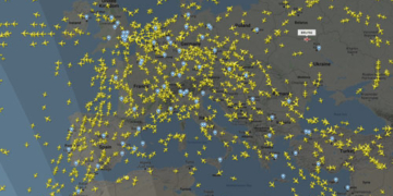 Tráfico aéreo ayer sobre Europa Occidental./ Imagen: Flightradar