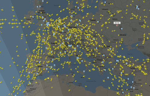 Tráfico aéreo ayer sobre Europa Occidental./ Imagen: Flightradar