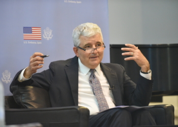 Conrad Tribble, el diplomático que quedará temporalmente al frente de la Embajada de EEUU