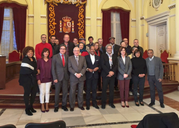 Los expertos reunidos en Melilla, con el presidente del Programa Ruta de la Seda de la UNESCO, José María Chiquillo.