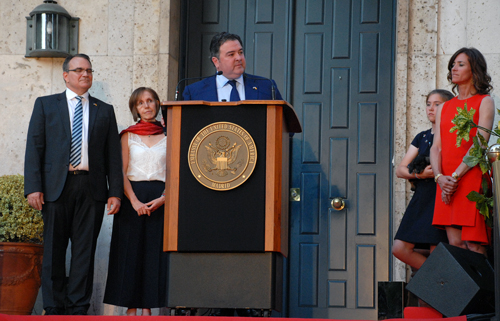 Buchan apuesta por el crecimiento de las relaciones entre EEUU y España