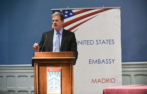 «La diplomacia pública es esencial para la política exterior de EEUU»