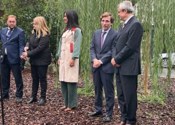 Martínez Almeida reitera el compromiso de Madrid con el pueblo ucraniano