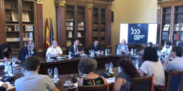 Los representantes de la Comisión Nacional V Centenario Magallanes-Elcano reunidos con los periodistas. / Foto: Ministerio de Cultura y Deporte.
