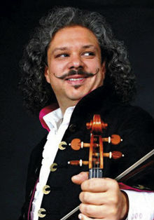 Fundación Excelentia presenta al violinista Roby Lakatos