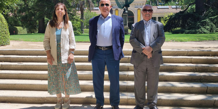 El embajador de la Liga Árabe y CIHAR visitan el Real Jardín Botánico