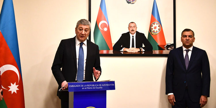 La embajada de Azerbaiyán conmemora el 33º aniversario del Enero Negro de 1990