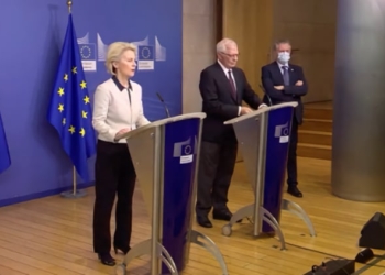 Ursula von der Leyen y Josep Borrell, ayer en Bruselas.