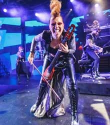 El espectáculo WAH Madrid celebra San Valentín con ‘In Love Weekend’