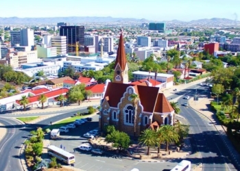 El Gobierno regula el trabajo de familiares de diplomáticos en Namibia y Cabo Verde