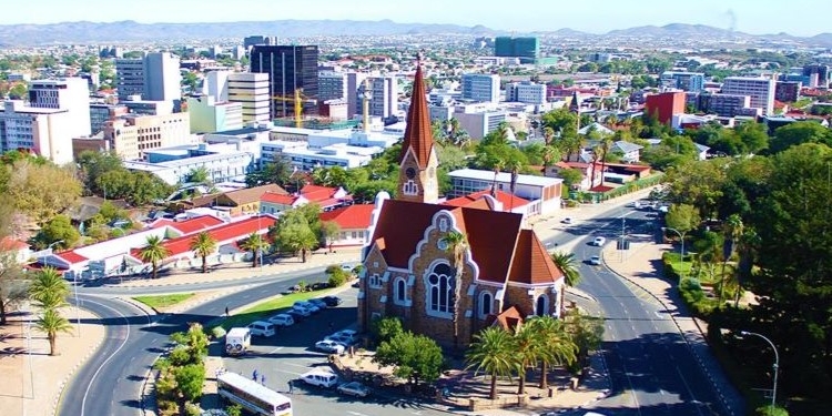 El Gobierno regula el trabajo de familiares de diplomáticos en Namibia y Cabo Verde