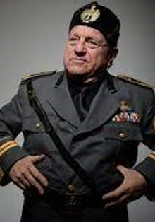 El provocador Leo Bassi regresa al Teatro del Barrio con ‘Yo, Mussolini’