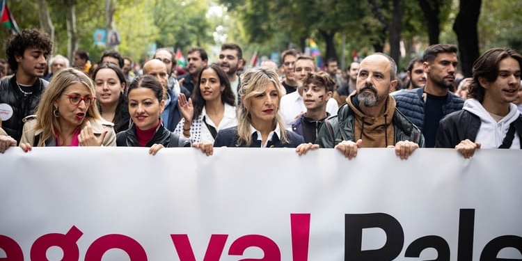 Díaz acusa a Israel de crímenes de guerra mientras Albares habla con su homólogo saudí