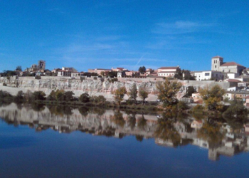El espejo de Zamora a la vera del río Duero
