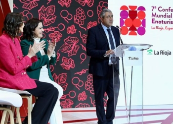 La OMT destaca su papel como «puente entre los líderes públicos y privados» en FITUR