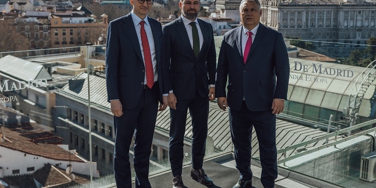 Abascal, Orbán, Le Pen, Morawiecki y sus socios denuncian la “amenaza” militar de Rusia