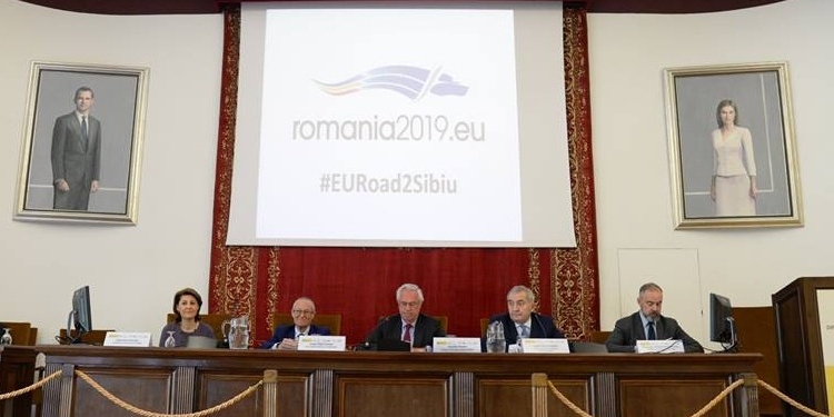 Josep Piqué: «A la democracia y a Europa hay que regarlas todos los días”