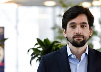 El PP incorpora a su lista para las europeas al ex líder de Ciudadanos Adrián Vázquez